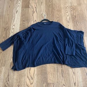 VERA WANG Blue Sweater L/XL